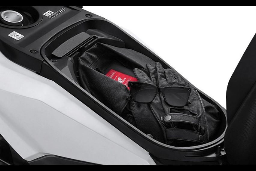 Honda Click 160 under seat storage