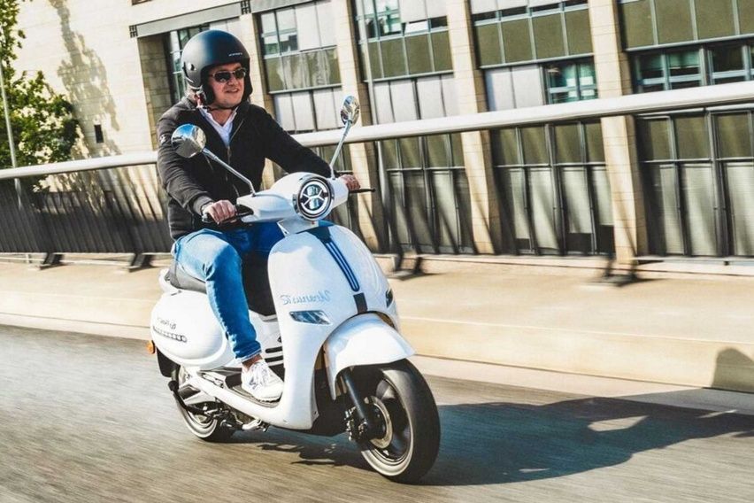 Trinity Uranus RS, an electric scooter from Germany has a visual similar to the Keeway Shiny 150
