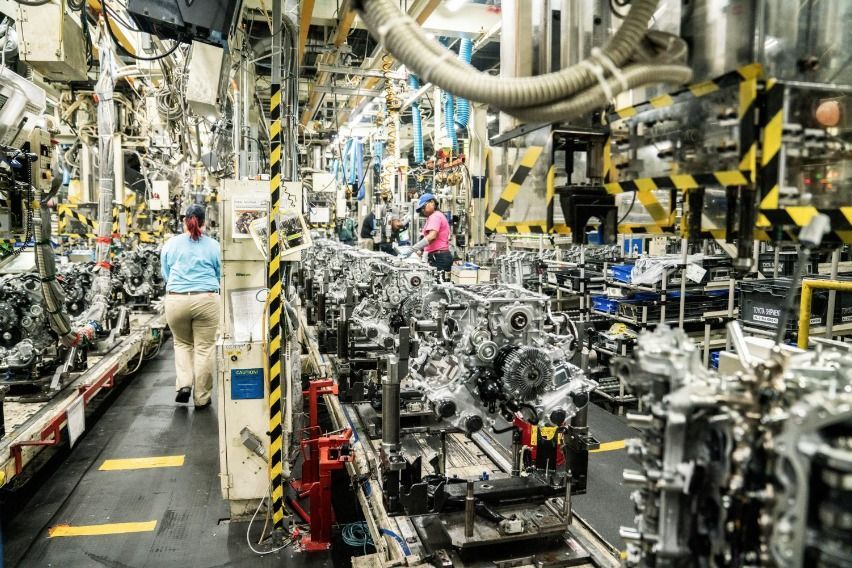 Toyota to invest $383-M for production of hybrid vehicle engines in US
