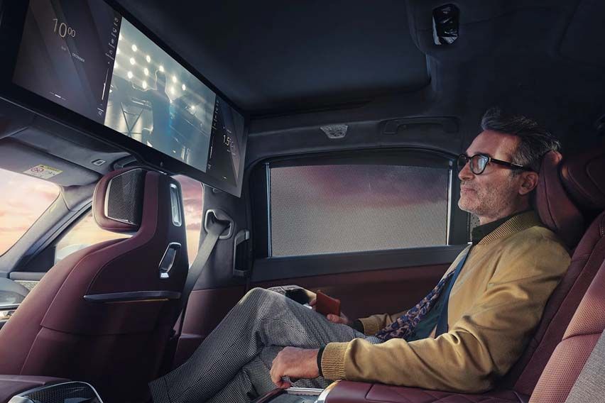  BMW i7 31-inch BMW Theater Screen