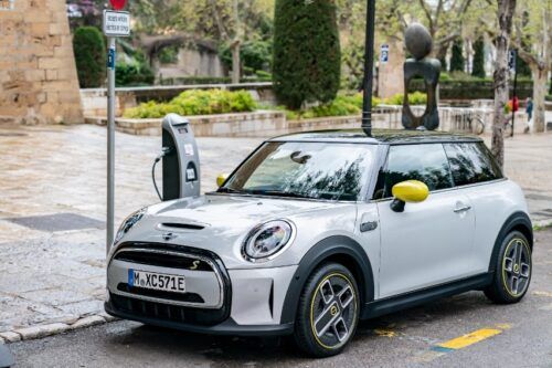 Mini USA poll: Most EV users find 120km range sufficient for daily use