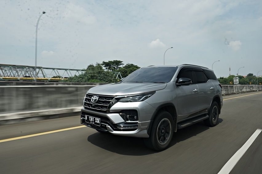 Toyota Fortuner with Hybrid Touch is being Prepared