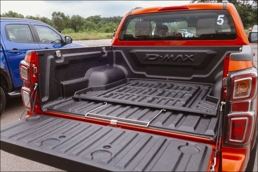 Isuzu D-Max X-Terrain tailgate