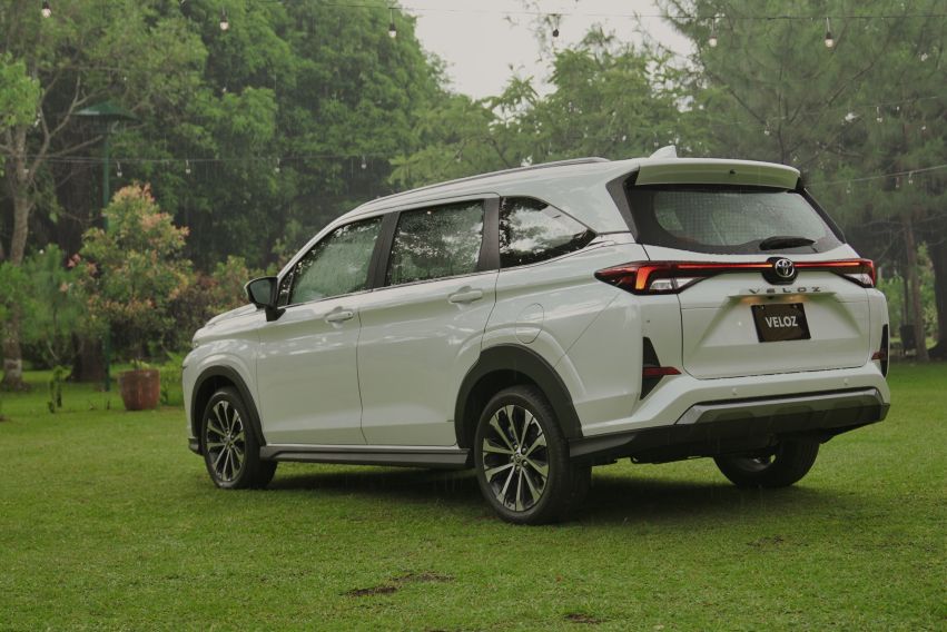 2022-Toyota-Veloz-rear-left-profile-far-1