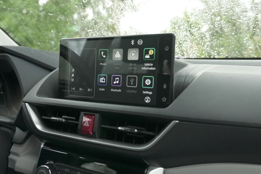 2022-Toyota-Veloz-9-inch-touch-screen-1