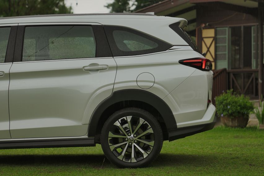 2022-Toyota-Veloz-Left-rear-side-wheel-1