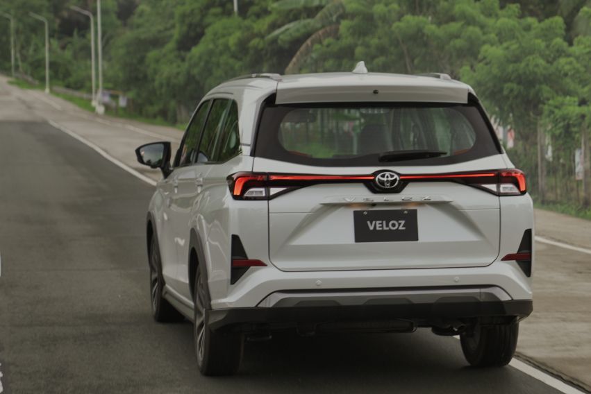 2022-Toyota-Veloz-Rear-Close-on-the-Road-1