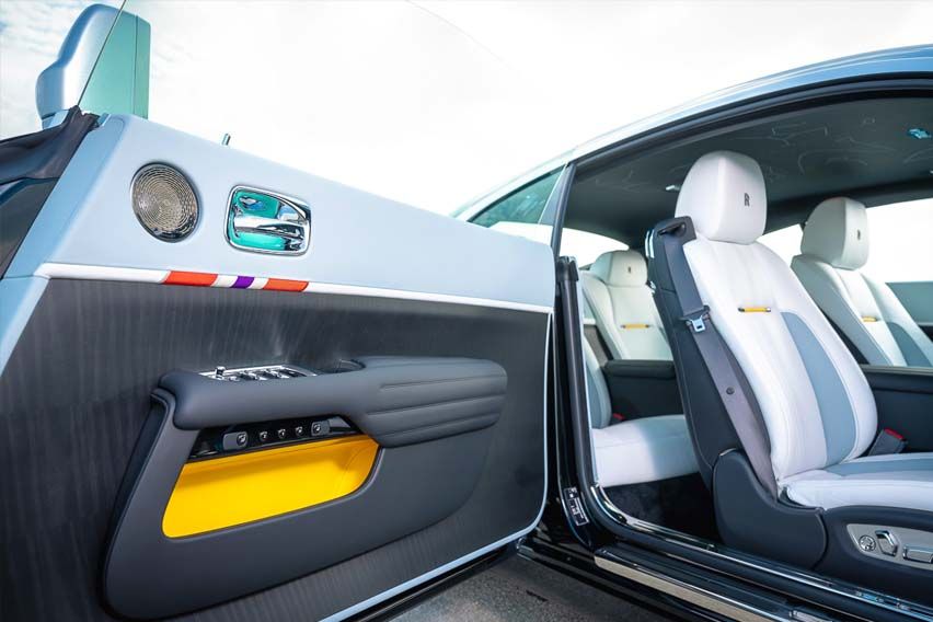 Rolls-Royce Wraith Black Badge Landspeed Collection cabin