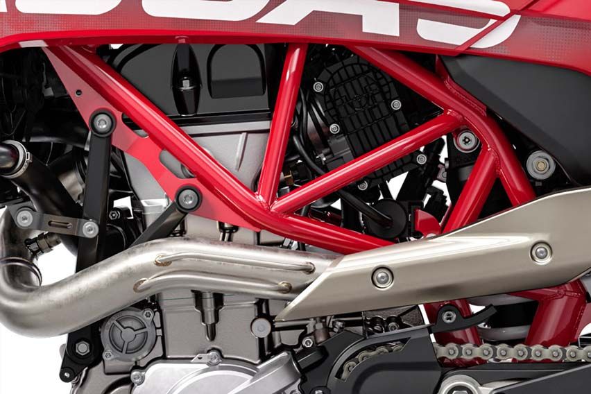 GasGas SM 700 and ES 700 specs