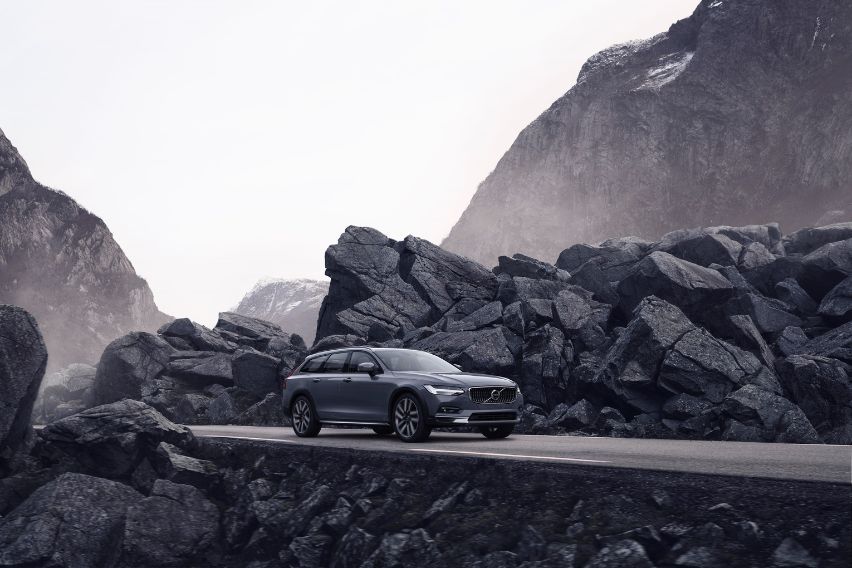 Volvo reports 24.8% sales drop in April
