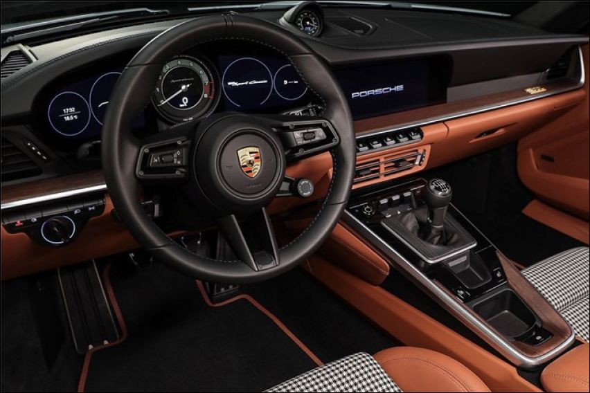 Porsche 911 Sport Classic interior