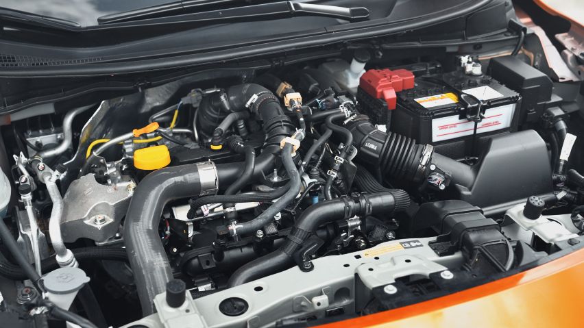 Nissan-Almera-Turbo-1-Liter-turbo-engine