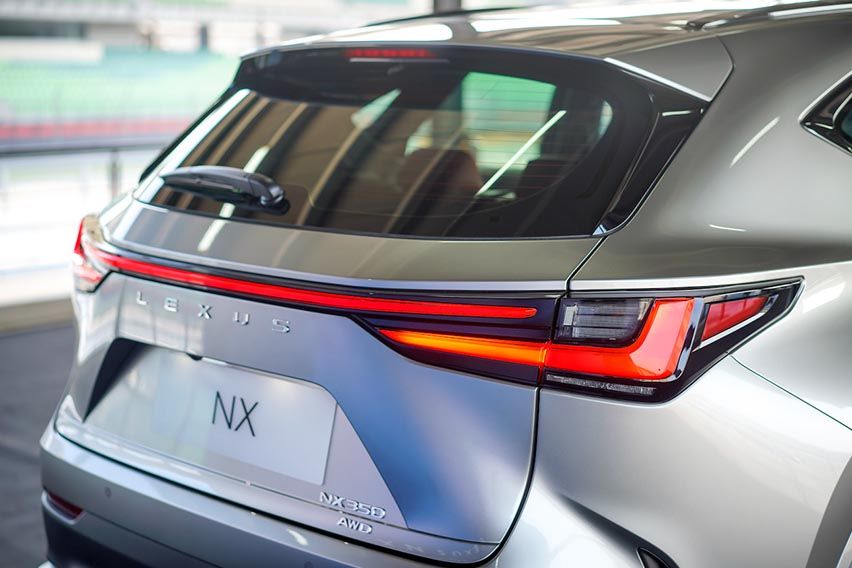 2022 Lexus NX SUV: handling 