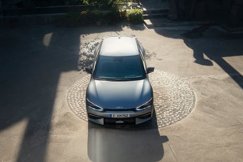 Kia EV6 roof spoiler