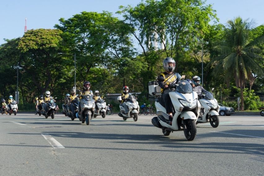 Suzuki Burgman Street riders hold clean-up ride in Pasig