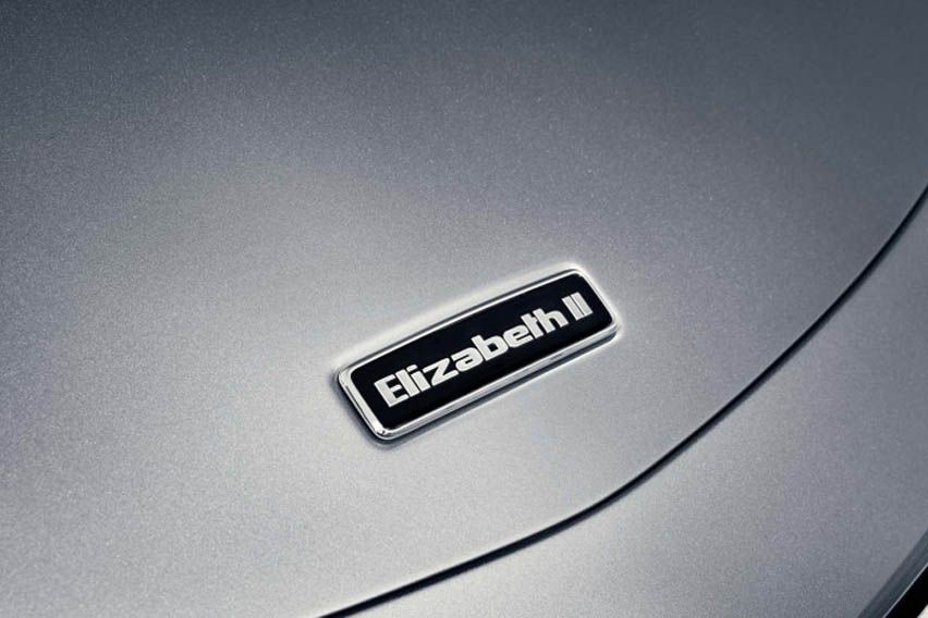 one-off McLaren Artura ‘Elizabeth II’ badge