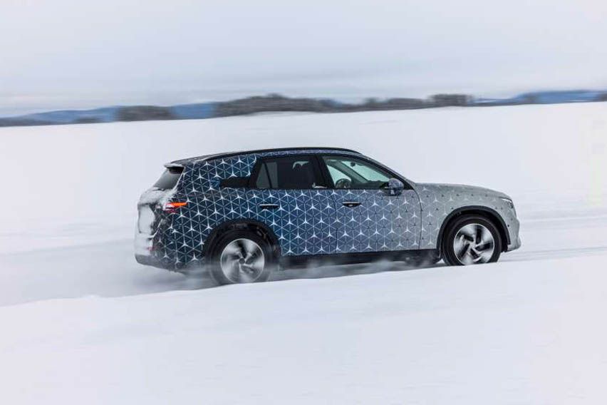 2023 Mercedes GLC compact luxury crossover details