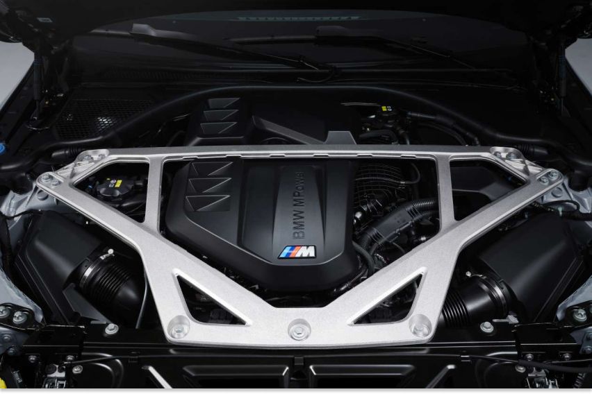 2023 BMW M4 CSL engine