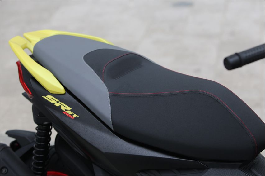 2022 Aprilia SR GT scooter specs