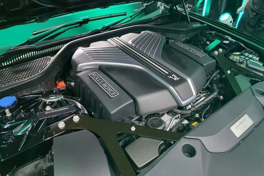 ROLLS ROYCE BLACK BADGE GHOST