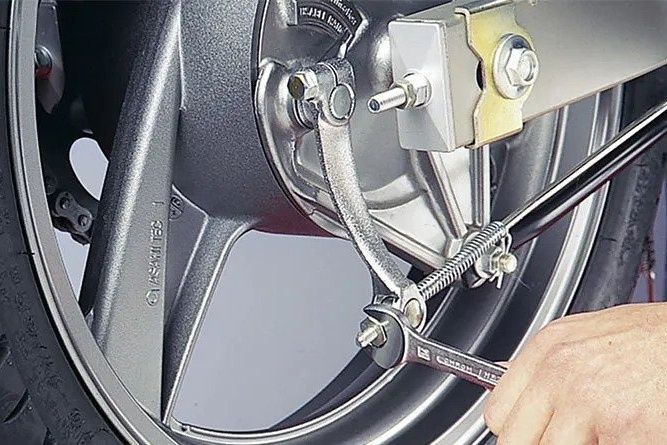 Unlike disc brakes, this is how to take care of drum brakes