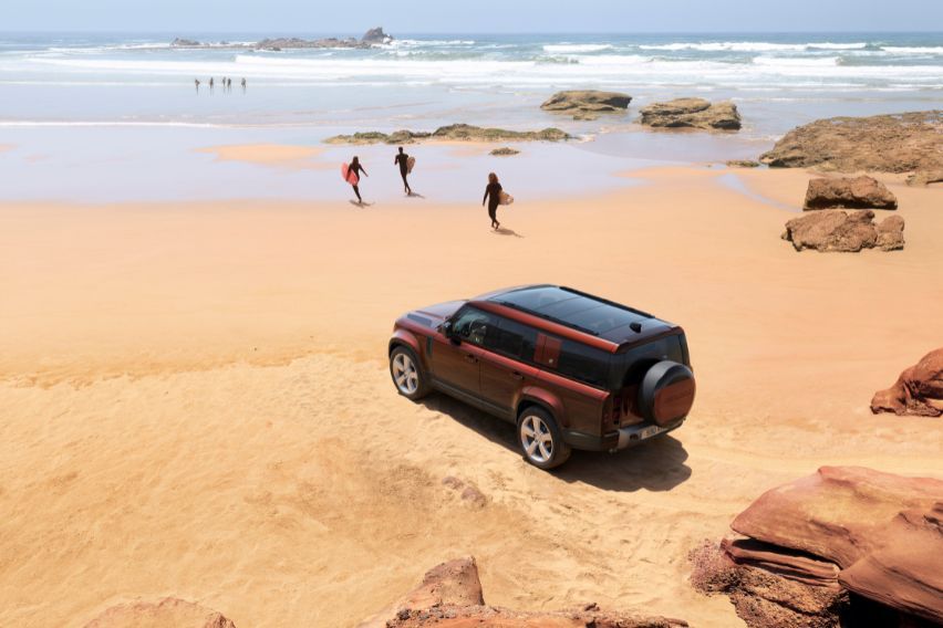 Land Rover Defender 130