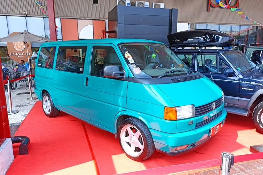 Volkswagen Caravelle GL Short