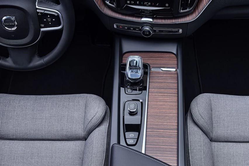 2022 Volvo XC60 Recharge T8 spcs