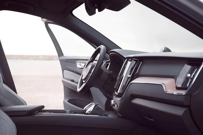 2022 Volvo XC60 Recharge T8 Interior