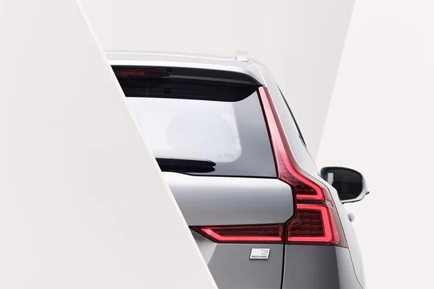 2022 Volvo XC60 Recharge T8 details