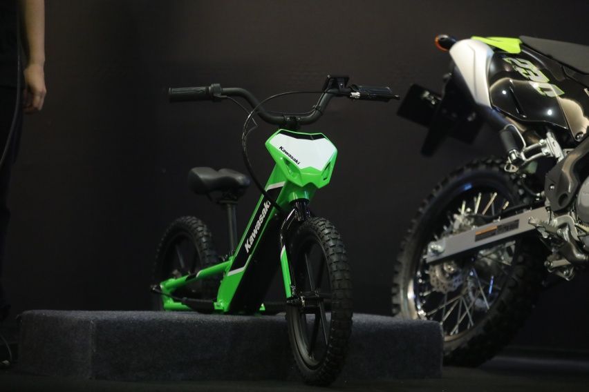 Kawasaki Introduces Electrodes, Electric Bikes for Children
