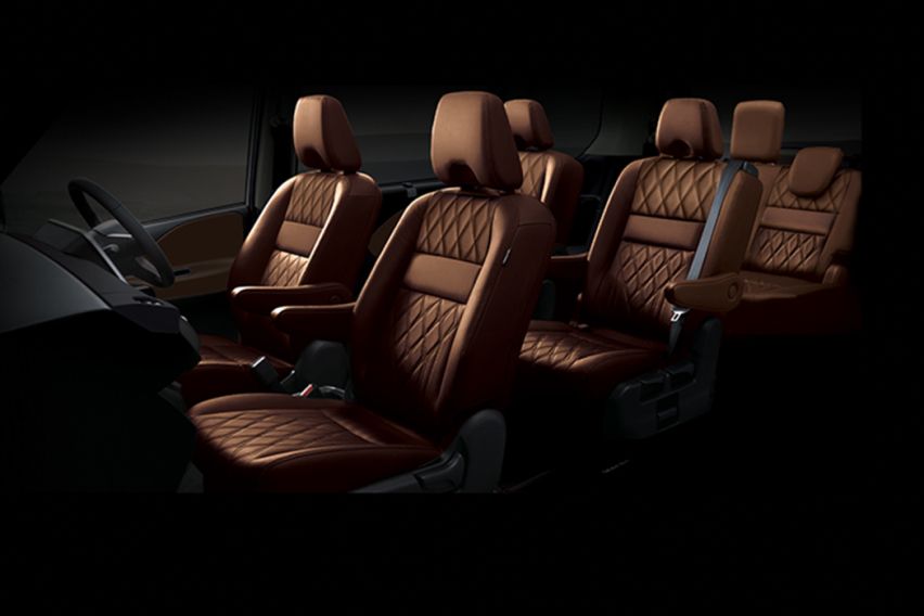 2022 Nissan Serena seats