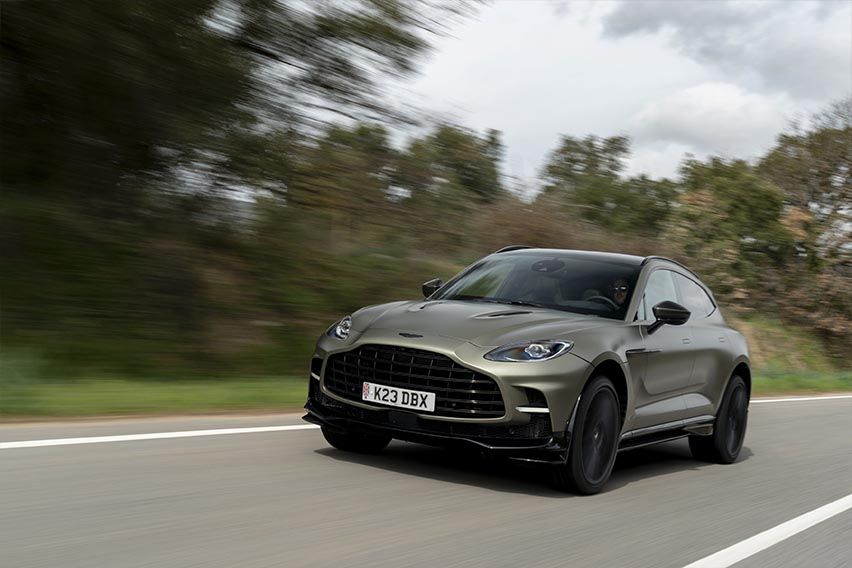 Aston Martin DBX707
