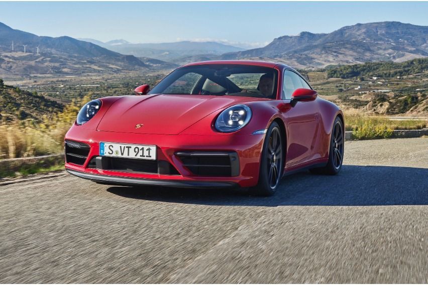 Porsche 911 GTS is 'finest daily driver' per Robb Report