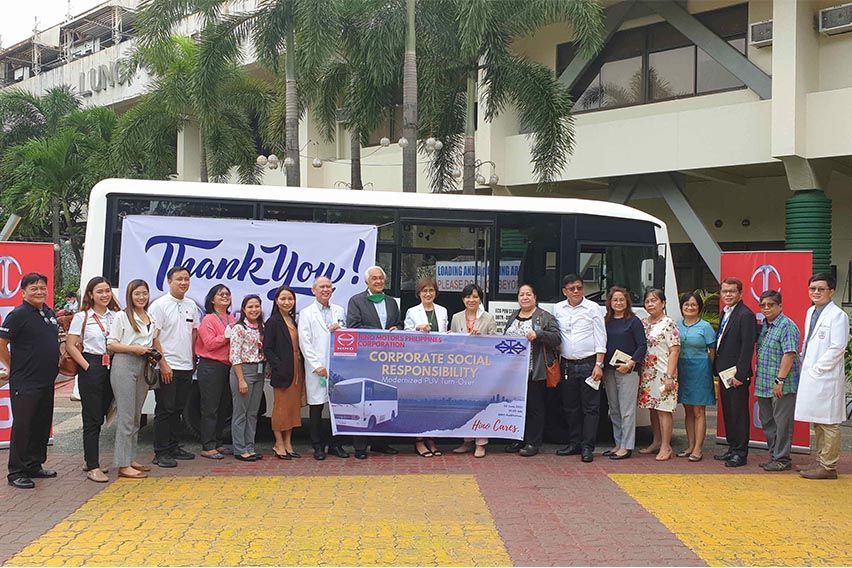 Hino turns over modern PUV to Lung Center