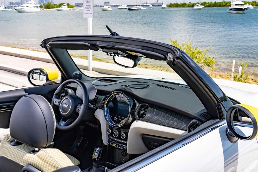 new Mini Cooper SE Convertible specs