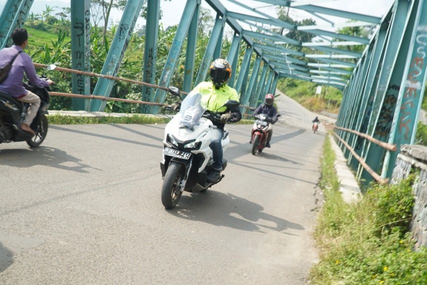 test ride Honda ADV 160