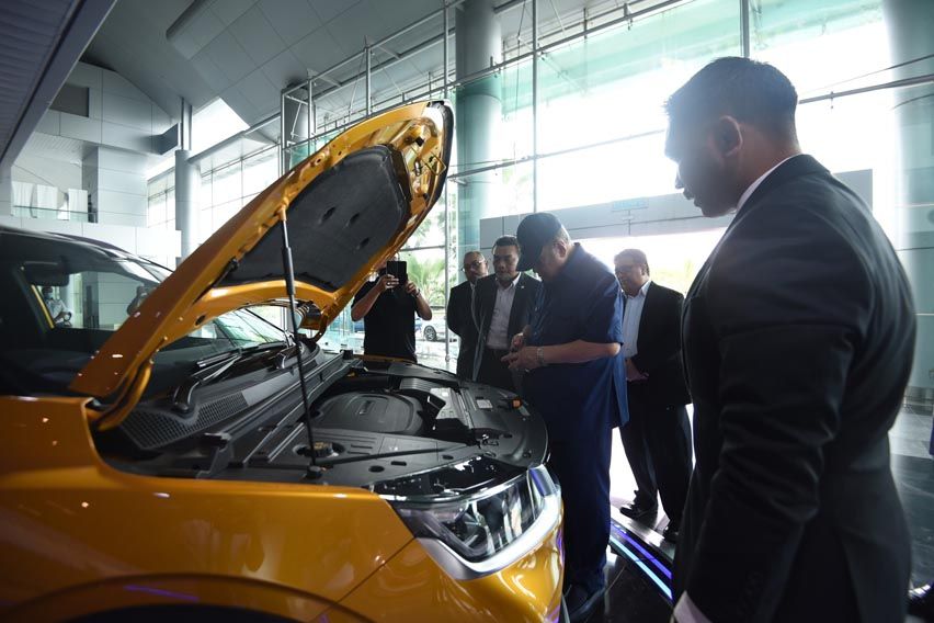 one-off ‘Royal’ Proton X50