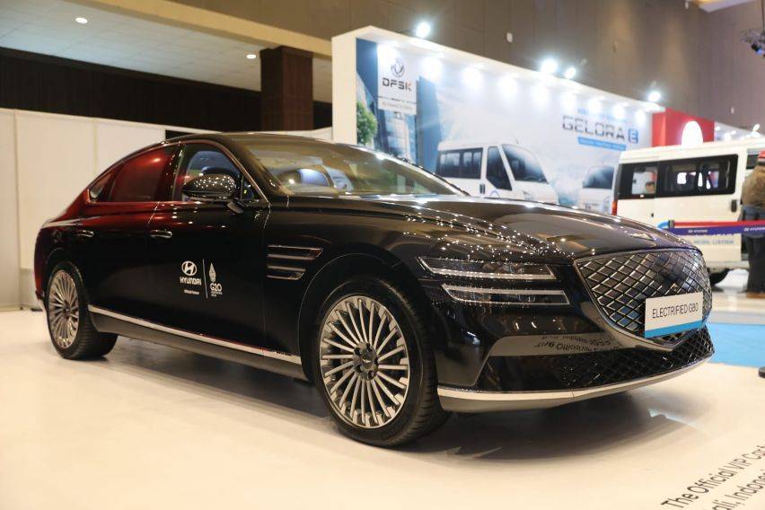 Melihat Lebih Dekat Genesis Electrified G80 yang Mejeng di PEVS 2022