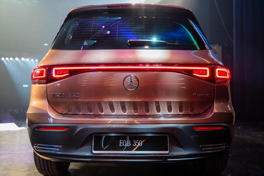  EQB350 4MATIC features