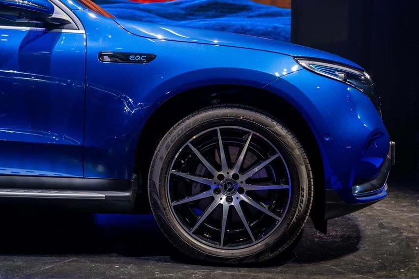  EQB350 4MATIC features