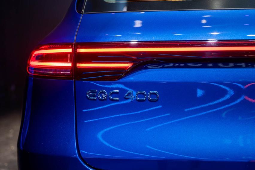  EQB350 4MATIC details