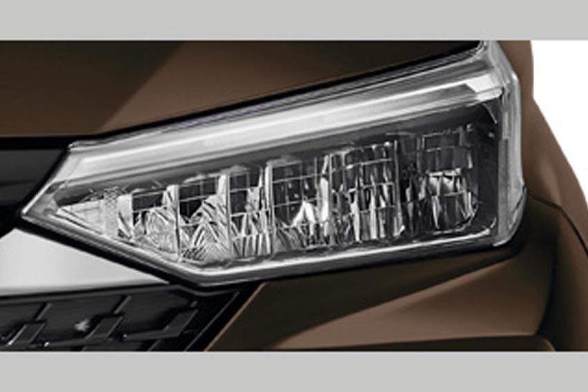 2022 Perodua Alza headlight