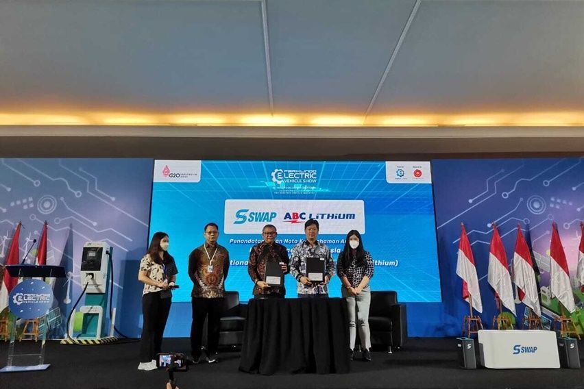 Kolaborasi SWAP Energi Indonesia dengan Baterai ABC Percepat Penggunaan Kendaraan Listrik