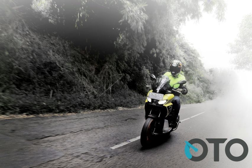 Aprilia SR-GT 200 review