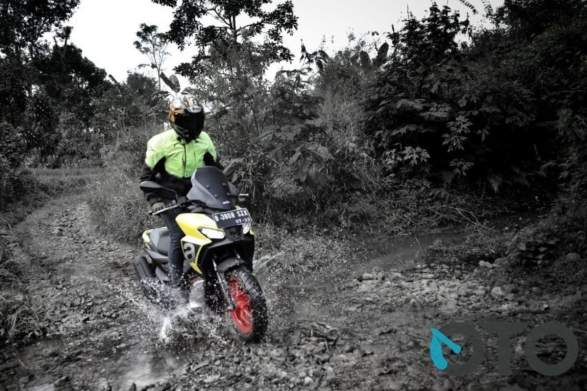 Aprilia SR-GT 200 review