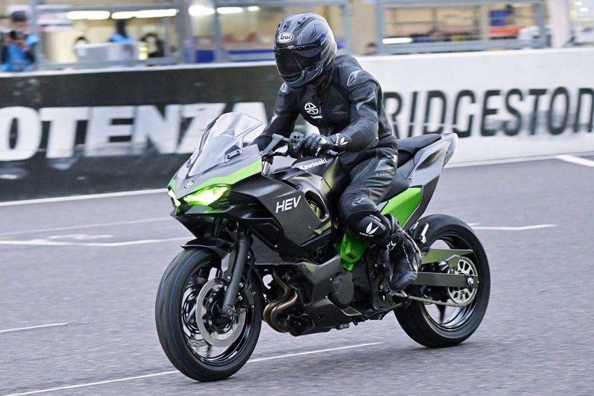 Motor Listrik dan Hybrid Kawasaki Tampil Perdana di Jepang, Wujudnya Bikin Pangling