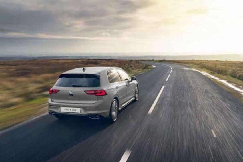 2022 Volkswagen Golf R-Line