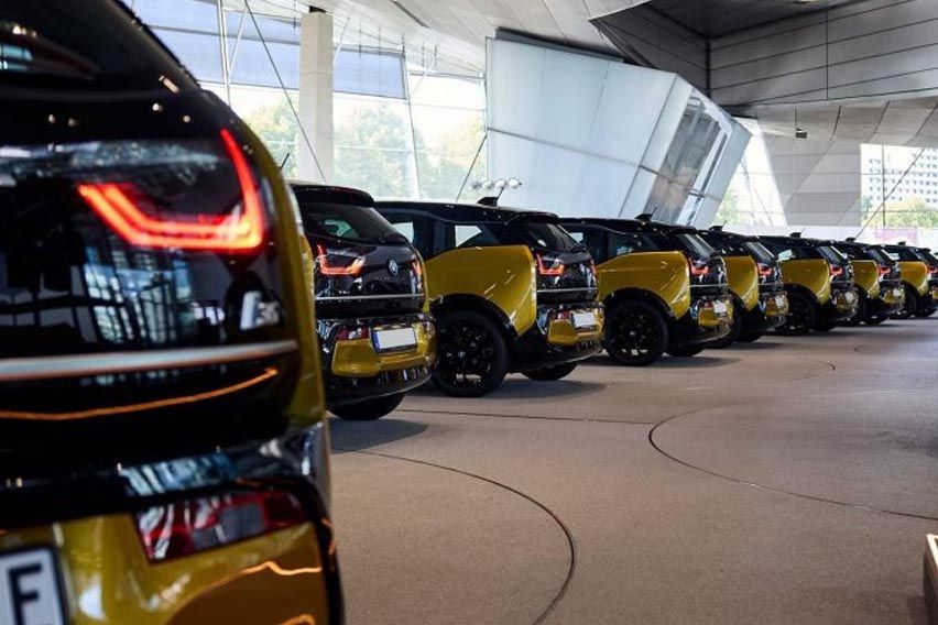 BMW i3 delivered to CarVia