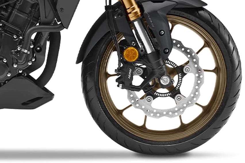 Honda CB300F - DESIGN